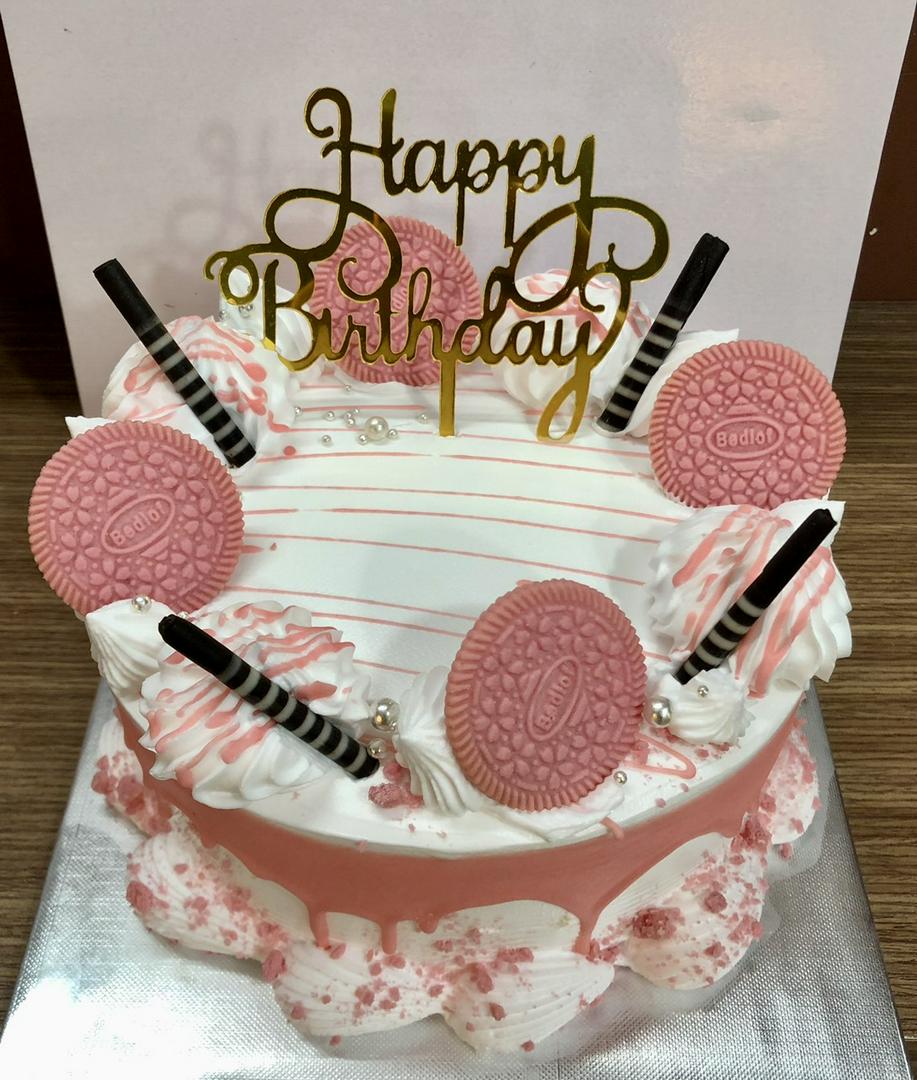 banh-kem-oreo-hong-20cm