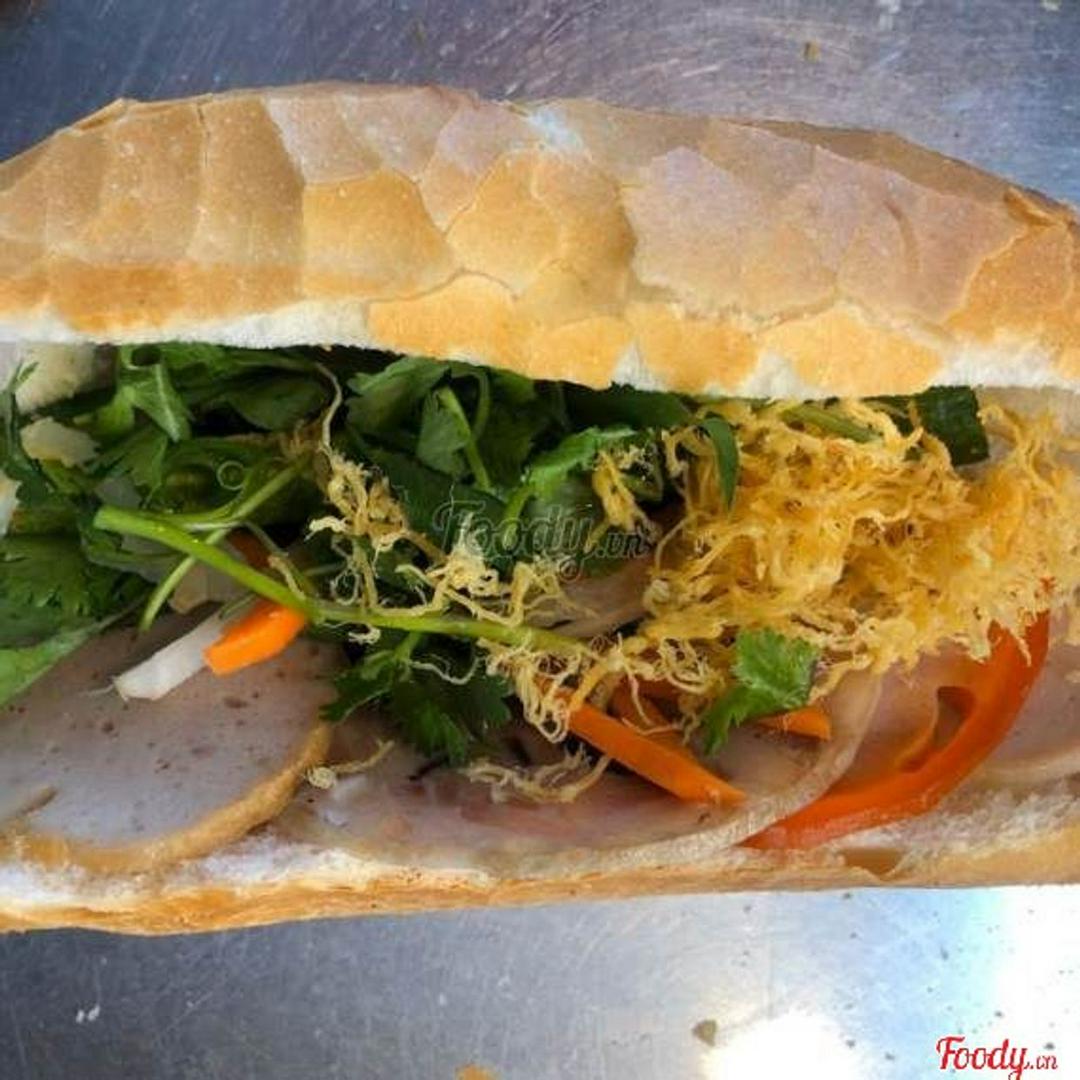 banh-mi-tuan-map-ac-biet