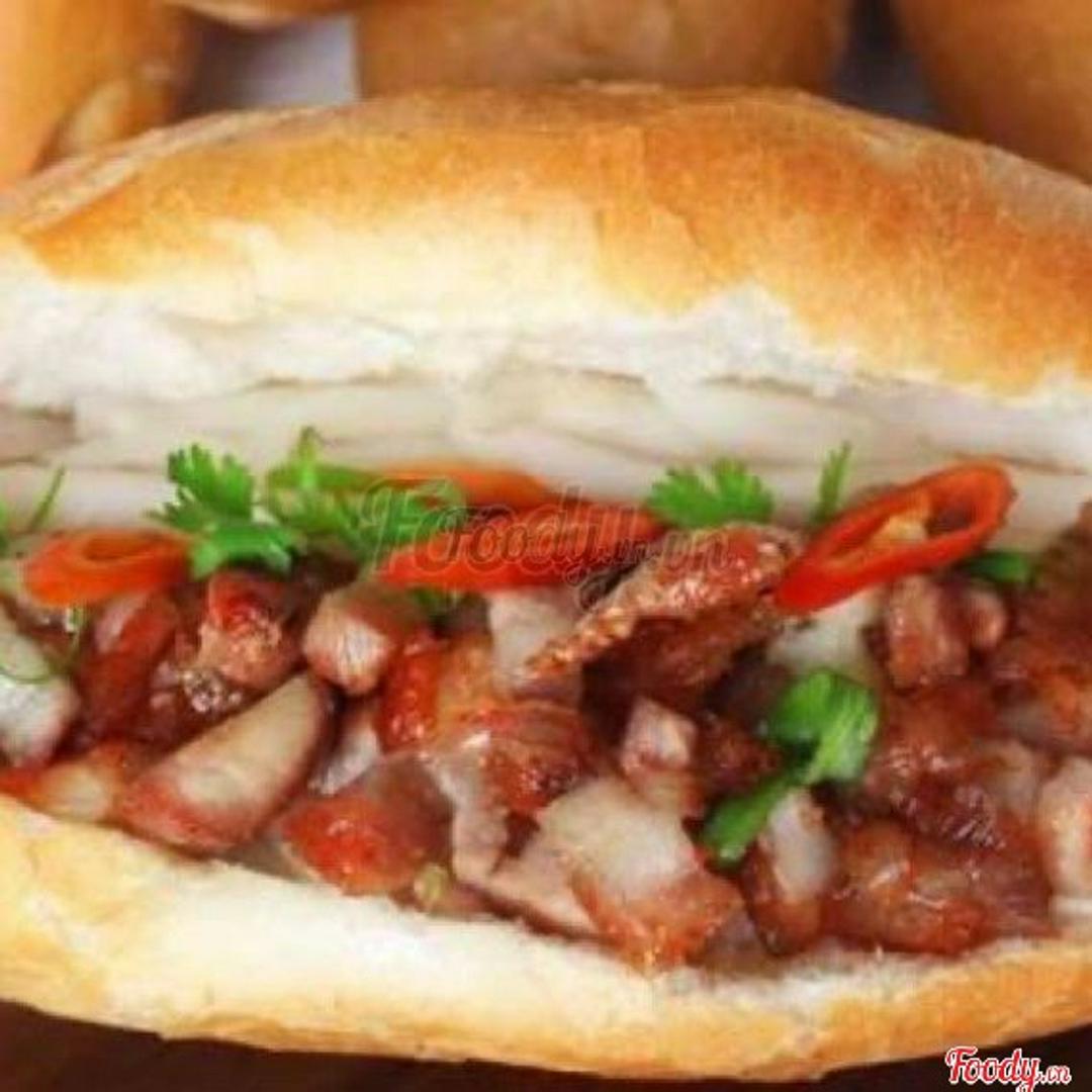 banh-mi-heo-quay