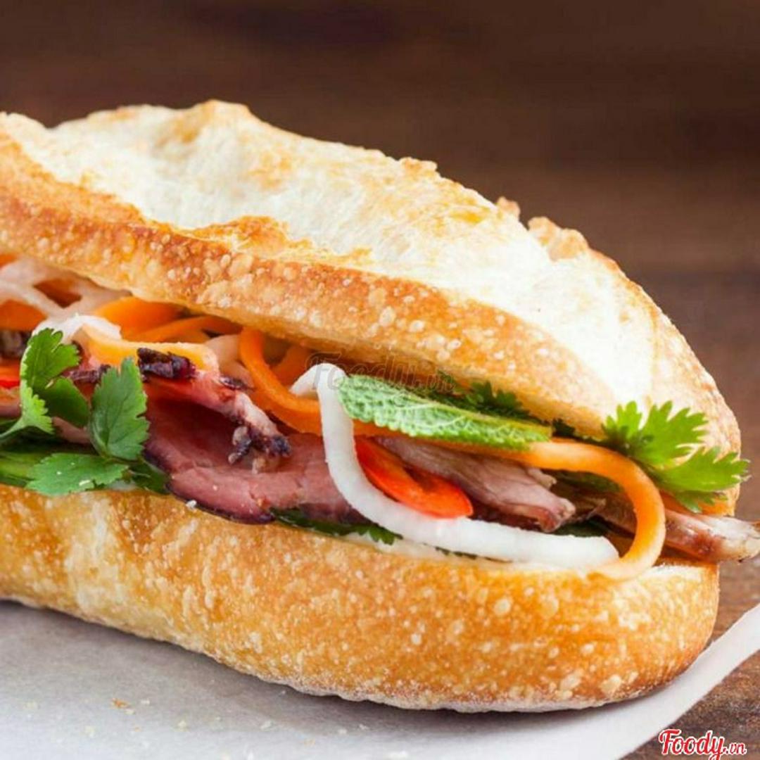 banh-mi-cha-lua