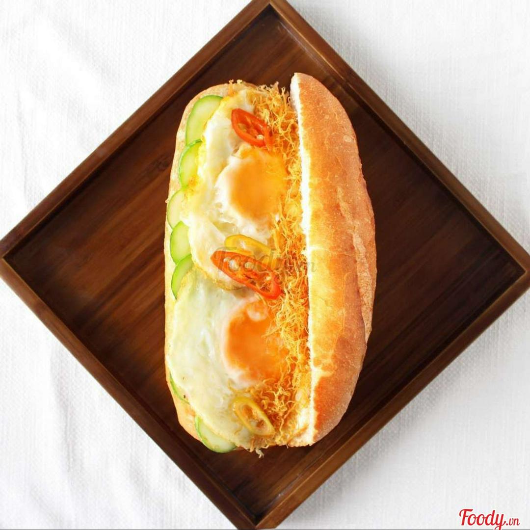 banh-mi-op-la-2-trung