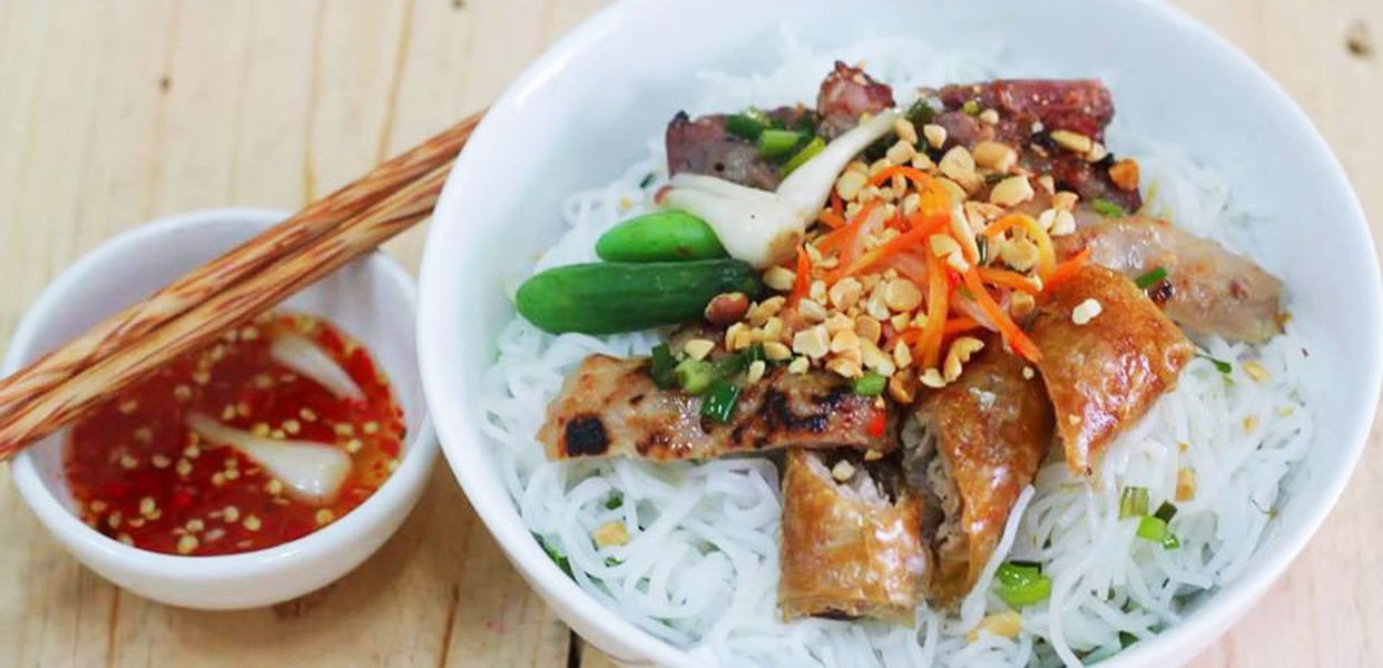 Nem-Nướng---Bún-Thịt-Nướng-243-Tôn-Đản
