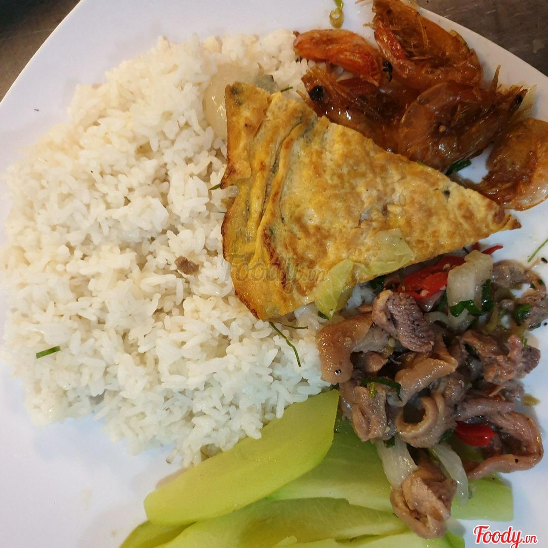 com-ga-xao-tom-rang-trung-ran