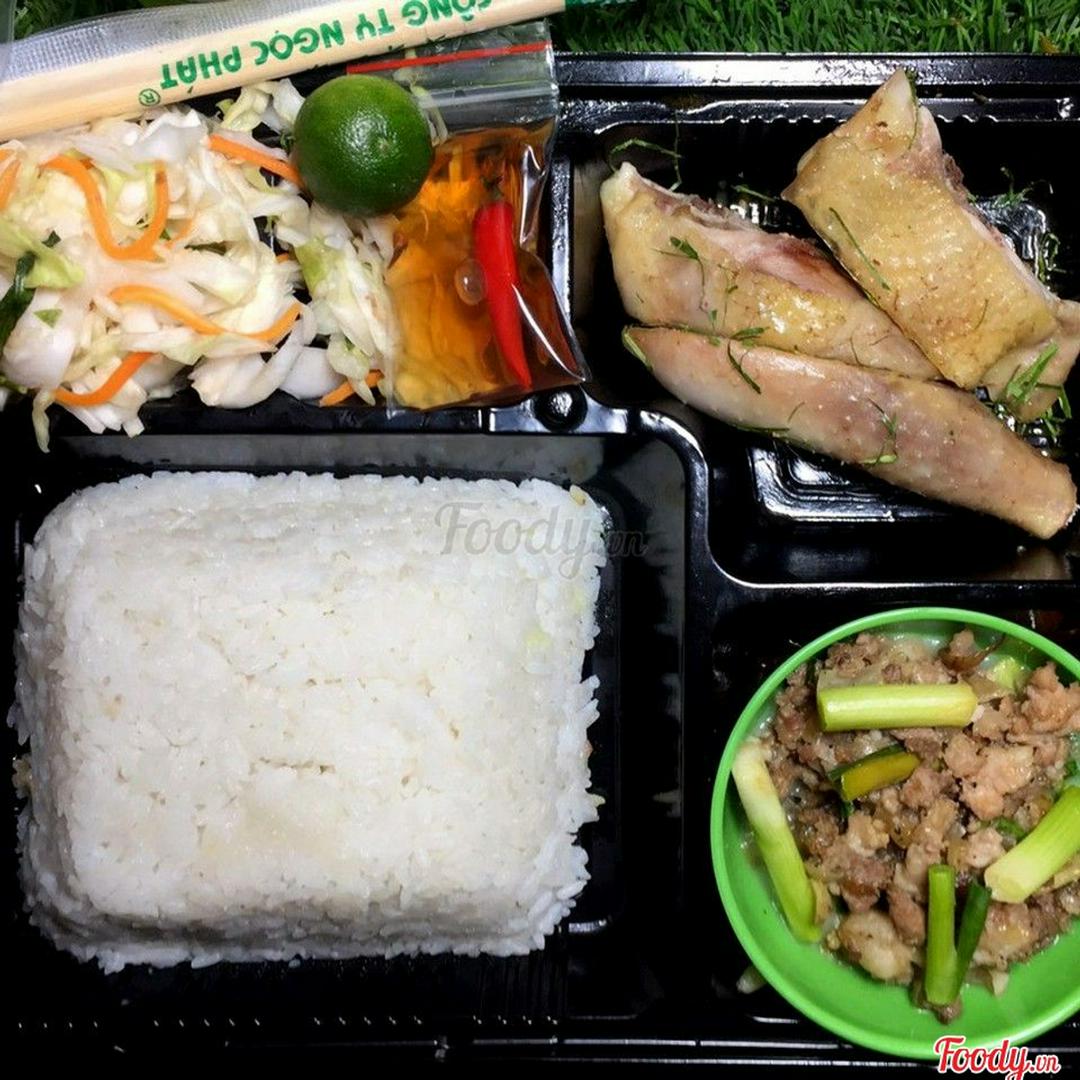 ga-xao-xa-ot-va-thit-xay