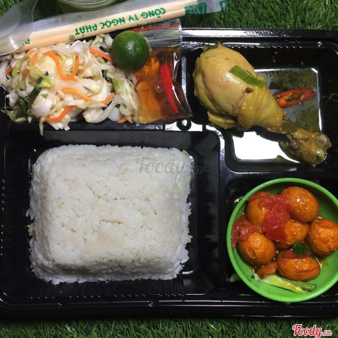 ga-xao-sa-ot-va-trung-chim-cut-sot-ca-chua