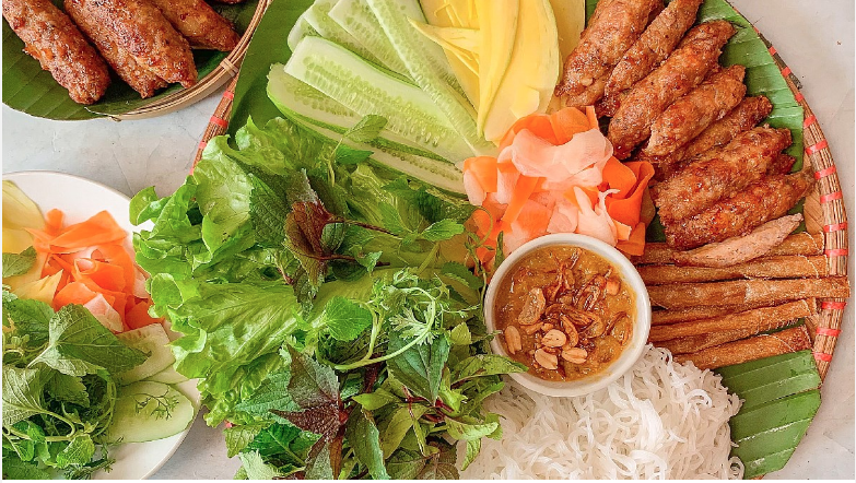 h-a-quan-bun-au-nem-nuong-vinh-tuy