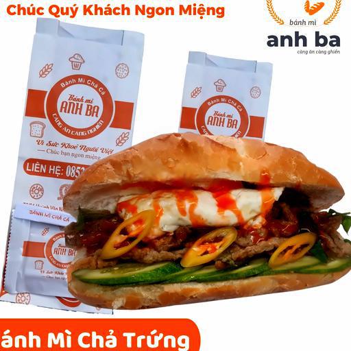 banh-mi-cha-ca-1-trung-op-la