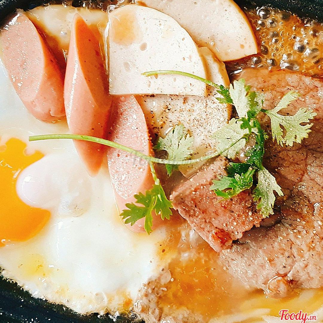 bo-uc-thap-cam-ac-biet-bo-ne-4