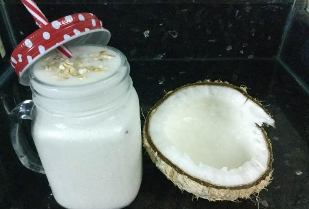 sinh-to-sua-chua-a-xay-cot-dua