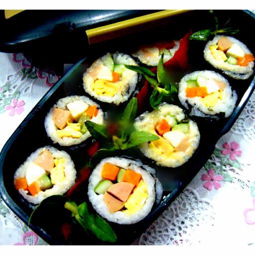 kimbap-xuc-xich