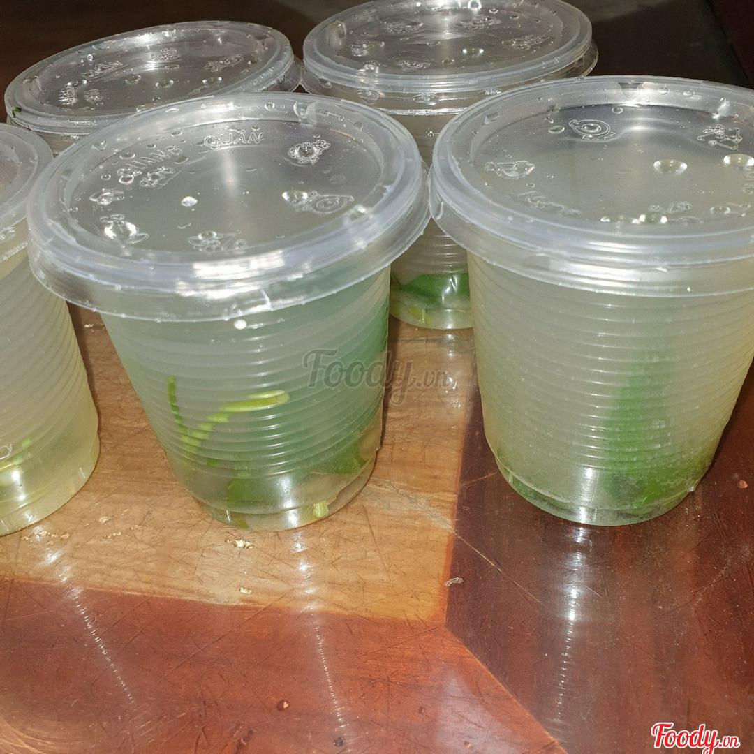 canh-hoac-nuoc-rau-luoc-ngau-nhien