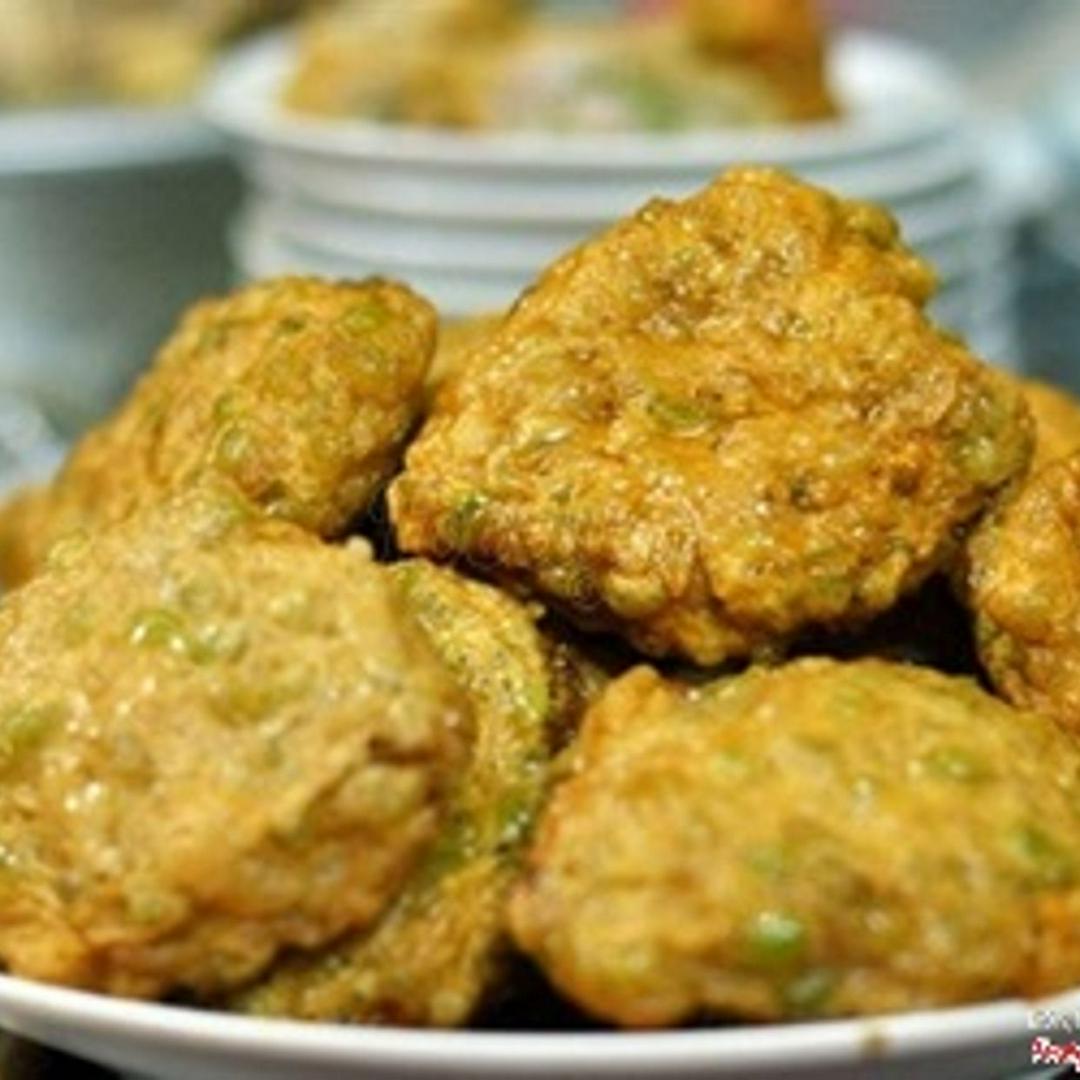 banh-a-tron-cha-ca-au