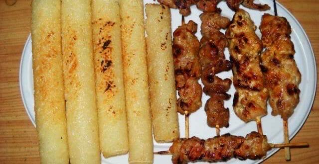 2-ong-com-lam-2-xien-thit-nuong