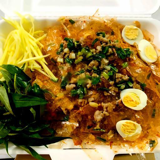 banh-trang-tron-mo-hanh-thit-bam-hop-to