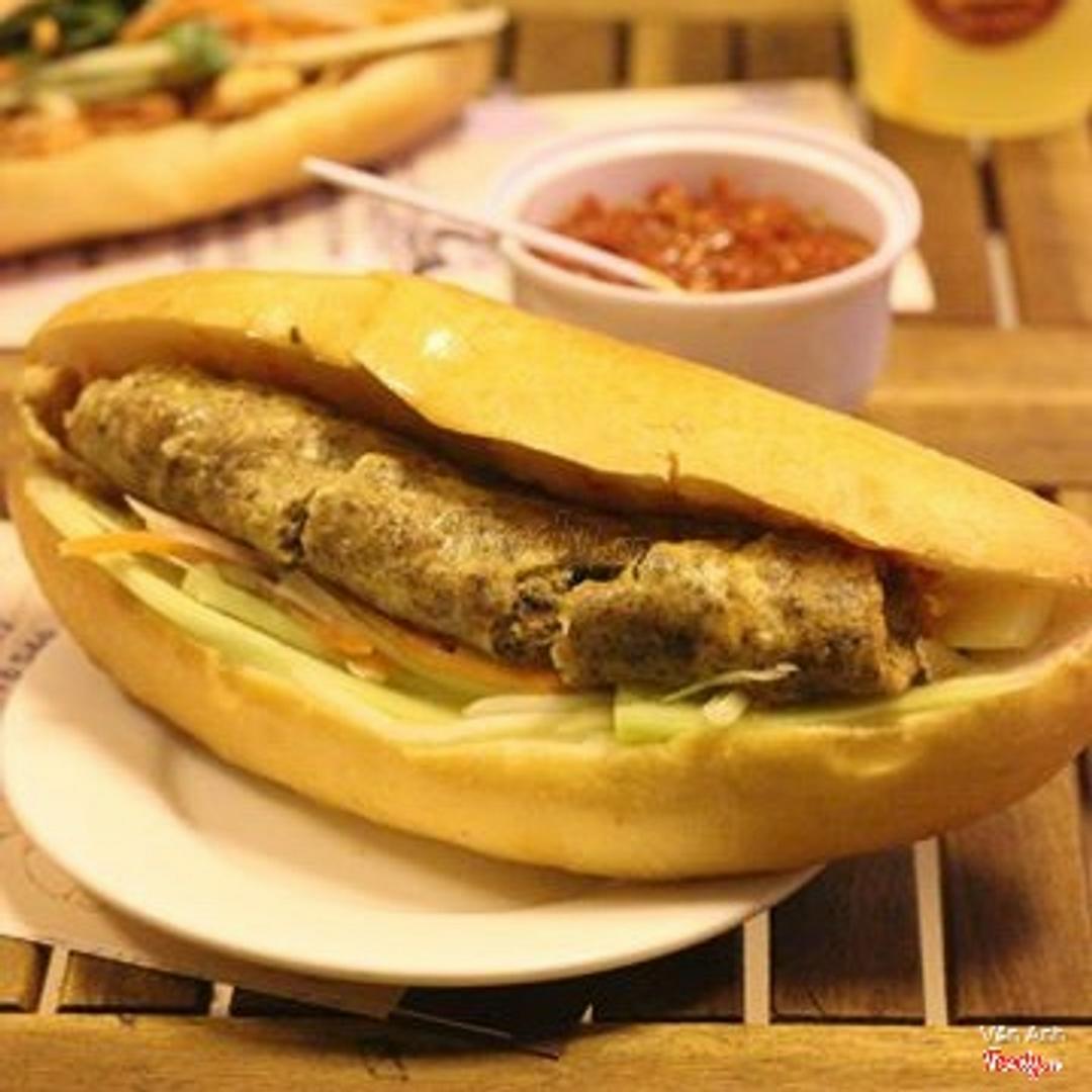 banh-mi-pate-trung