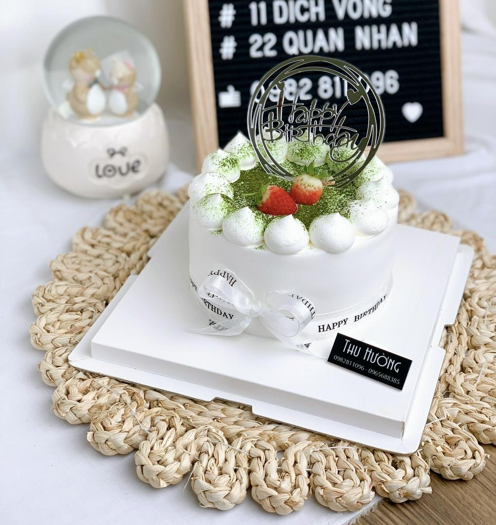 banh-mini-hop-kinh-phu-bot-tra-xanh