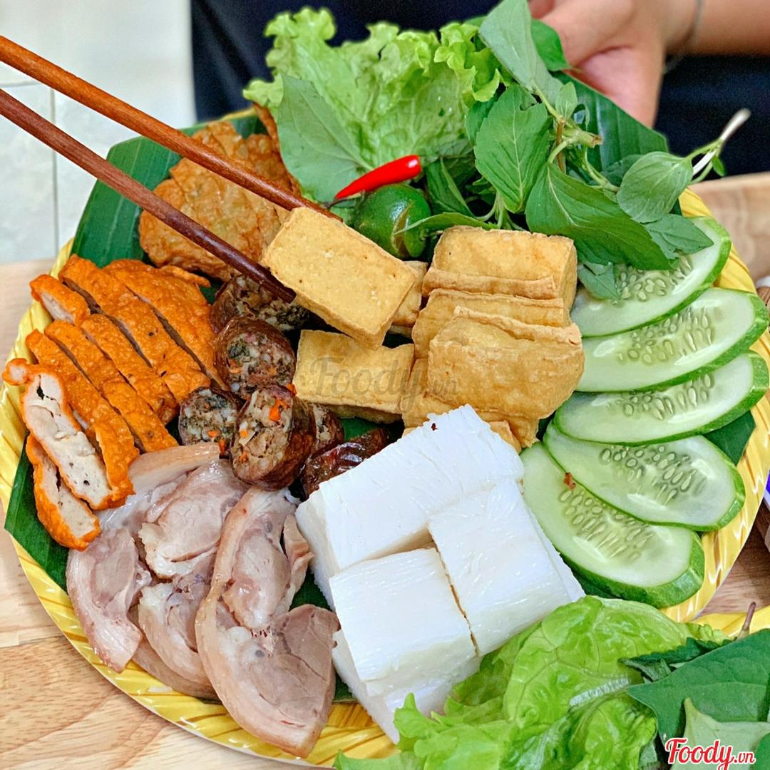 bun-au-thap-cam-1-nguoi-an