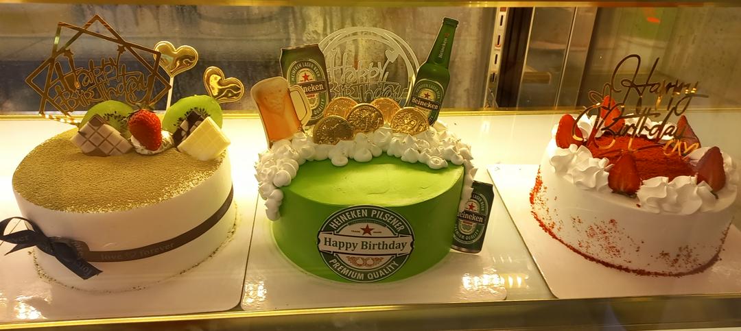 n4-banh-xanh-la-bia-heniken-22cm