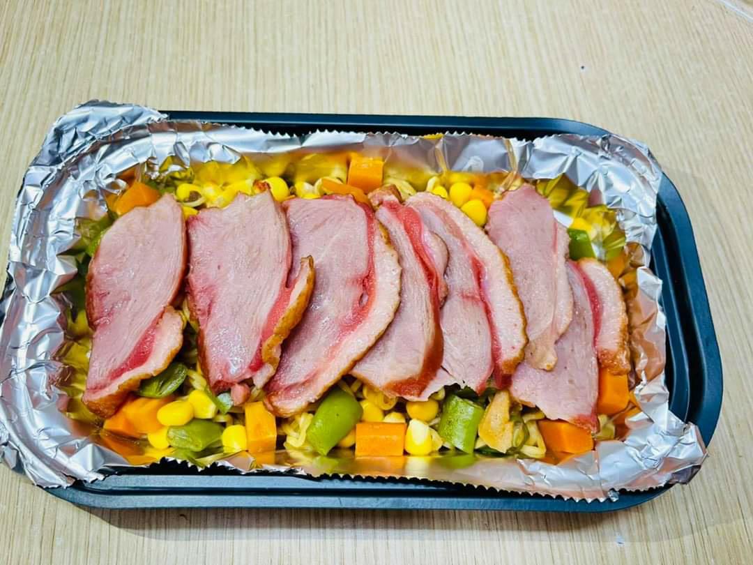 mi-tron-indomie-luon-ngong-hun-khoi