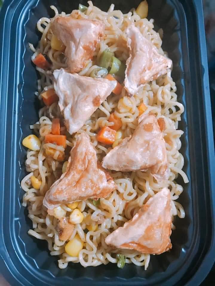 mi-tron-indomie-ha-cao-tam-giac-rau-cu