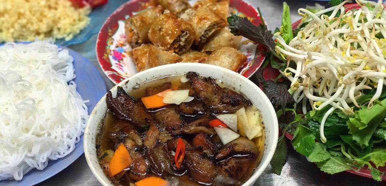 Bún-Chả---Nem-Rán-Và-Chim-Cút-Quay---Vĩnh-Hưng