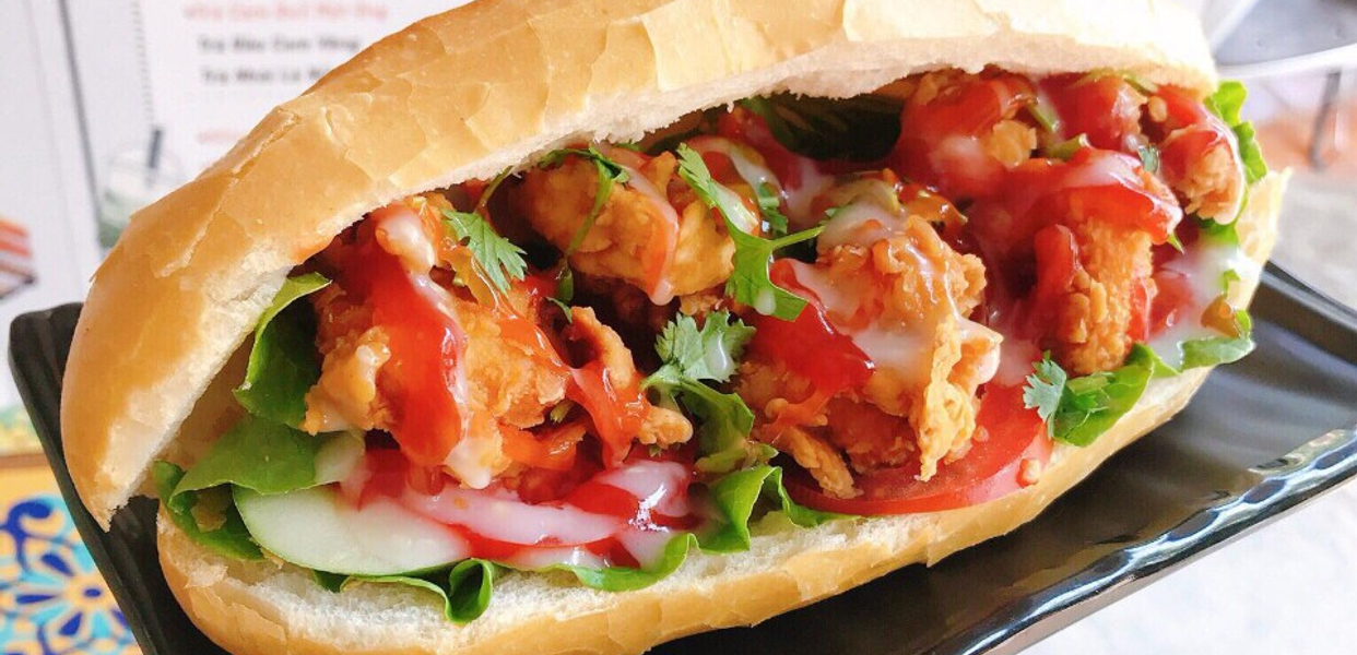 banh-mi-co-hoa-ga-popcorn-banh-mi-ga-nem-khoai-vo-quy-huan