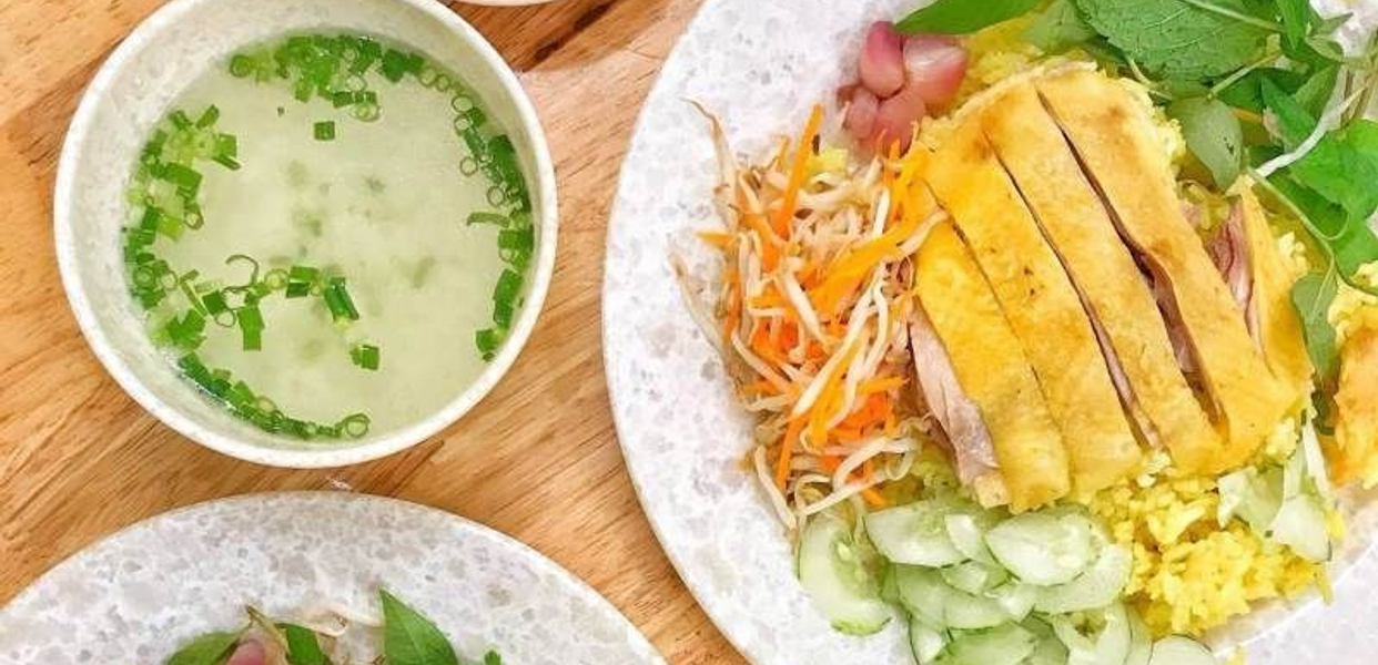 tuyet-nhung-com-ga-phu-yen-cho-gao