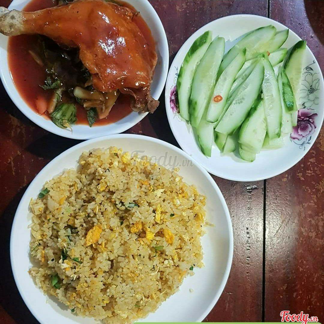 com-rang-ui-ga-xoi-mam-con