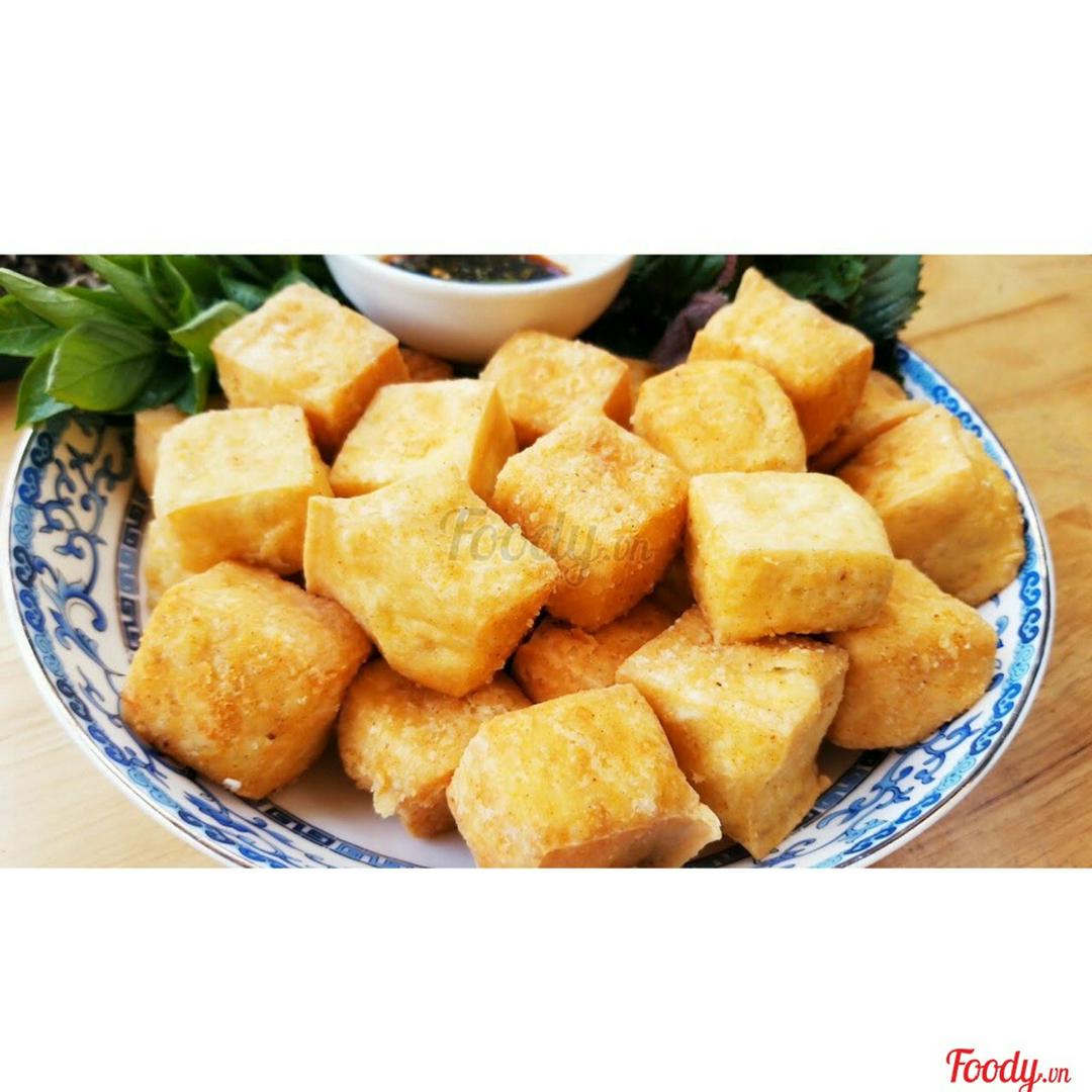 au-hu-chien-gion-cham-mam-tom