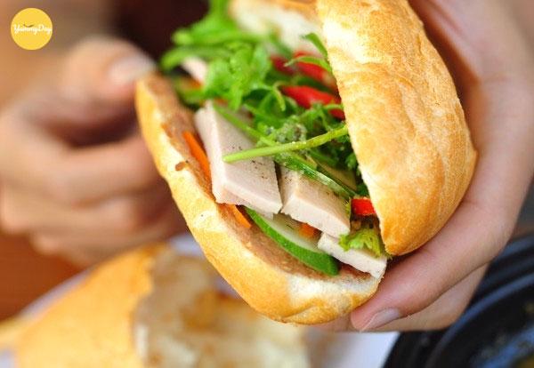 banh-mi-thit-cha-ac-biet
