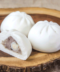 banh-bao-nong-2-trung-cut