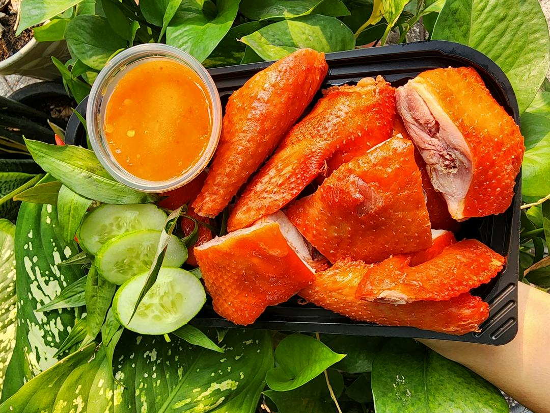 ga-u-muoi-quay-lu-1-con-khong-au-chat-san