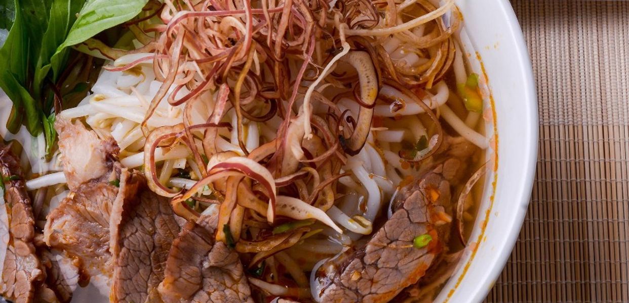 nhi-bun-bo-hue-hoang-hoa-tham