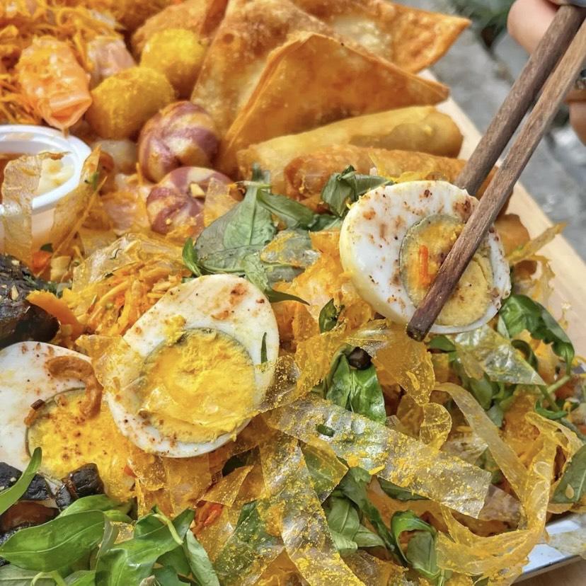 banh-trang-tron-pho-mai-khong-trung