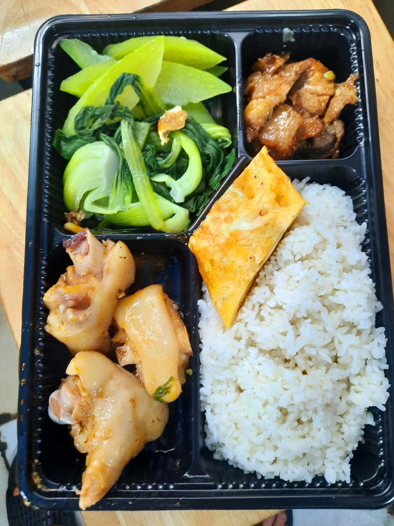 com-mong-gio-thit-rang-chay-canh