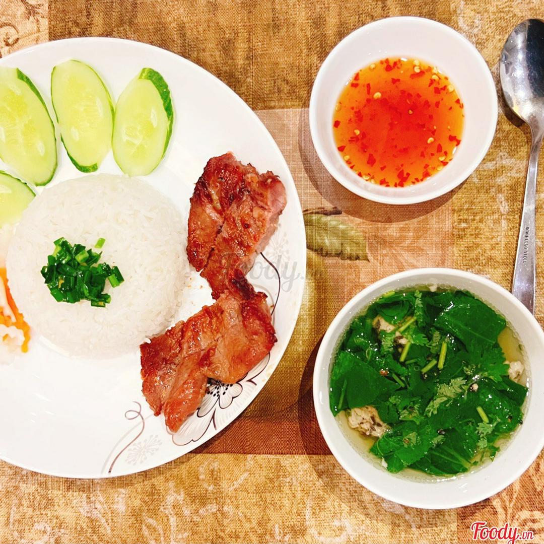 com-tam-suon-cot-let