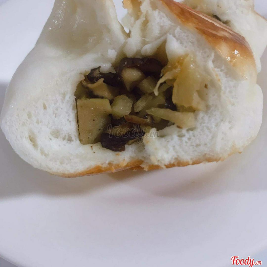 banh-bao-chien-nuoc-nhan-chay-mang-ong-co