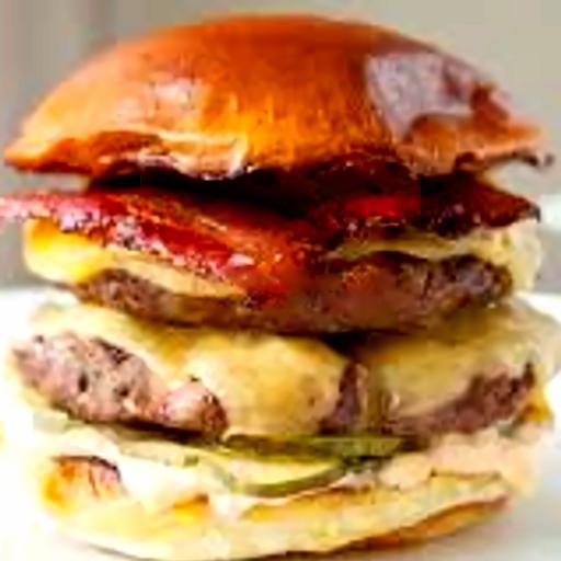 hamburger-3-tang-bo-op-la-xuc-xich-uc