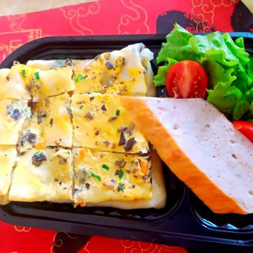 banh-cuon-trung-cha-que