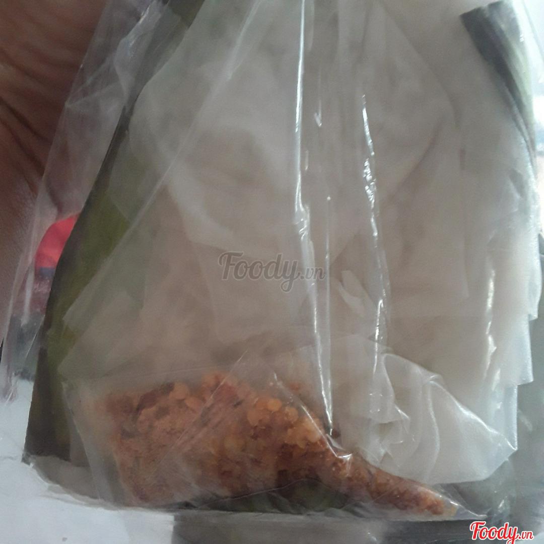 banh-trang-deo-muoi-toi