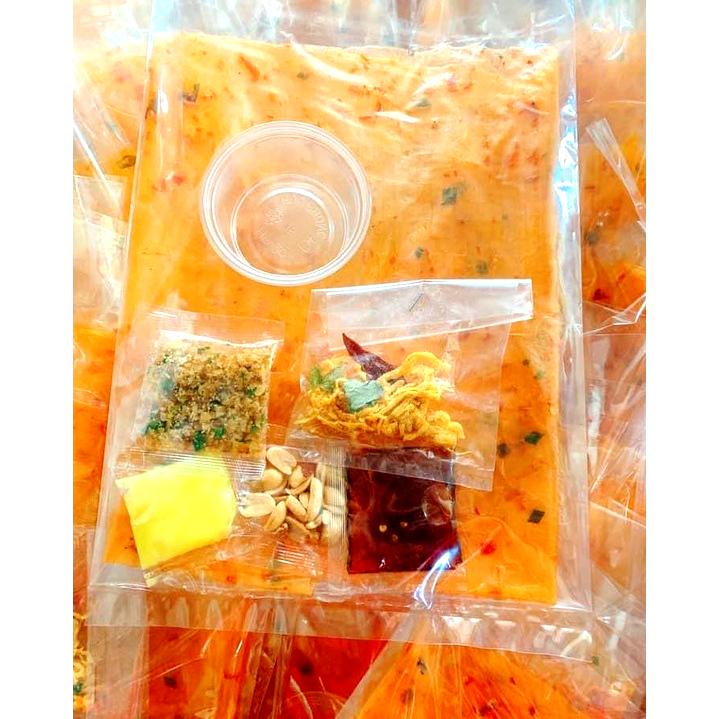 banh-trang-bo-chen-kem-5-loai-topping