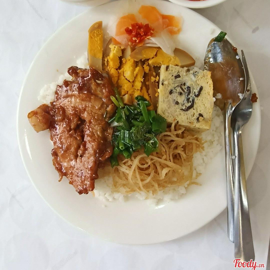 com-tam-suon-goc-xua