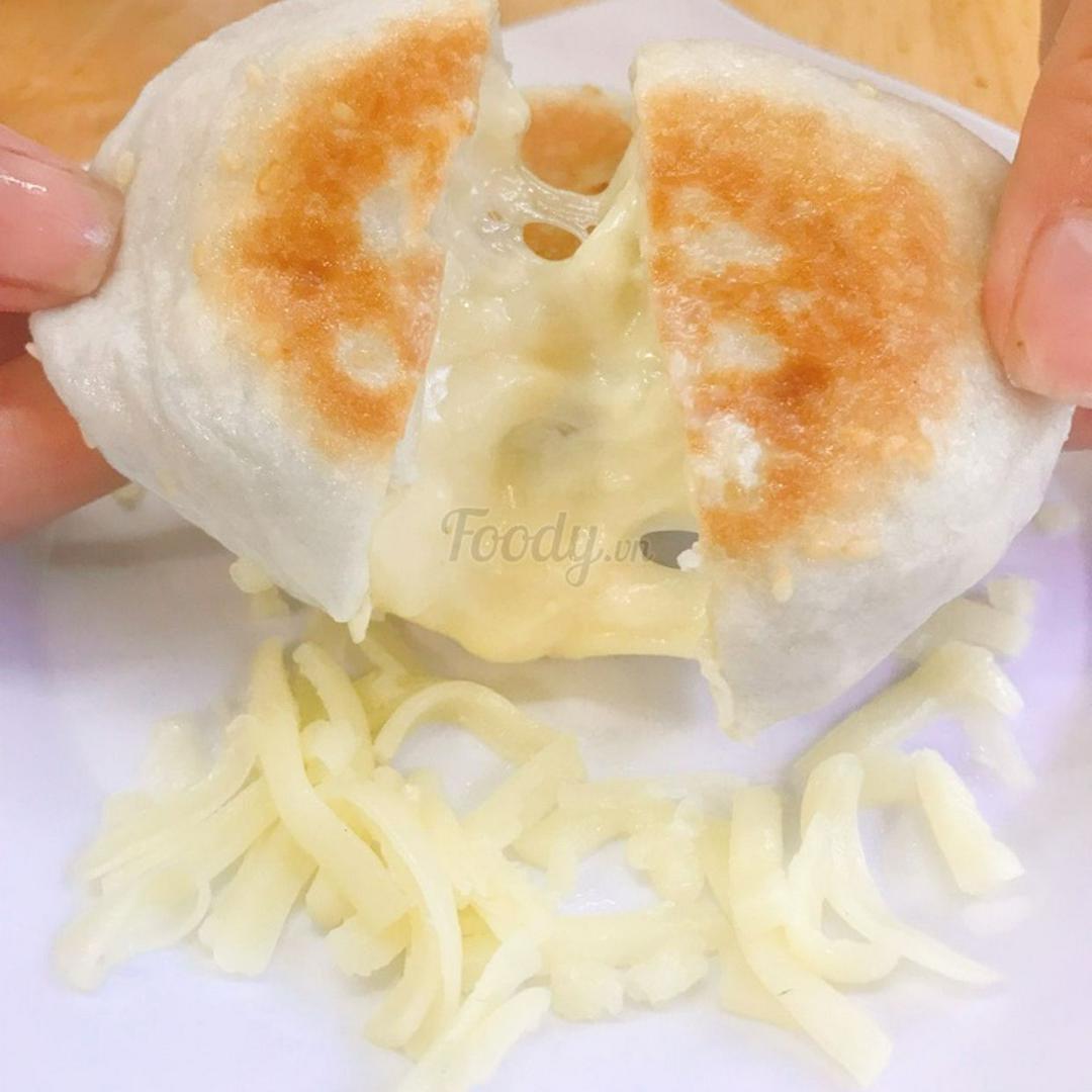 banh-bao-chien-nuoc-nhan-cream-cheese-pho-mai-keo-soi-phan-2-cai