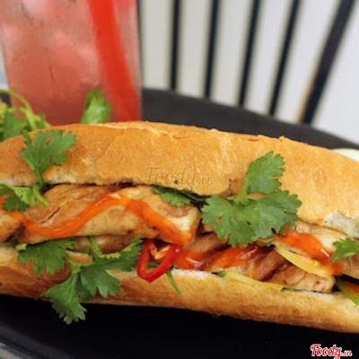 banh-mi-trung-xuc-xich-o