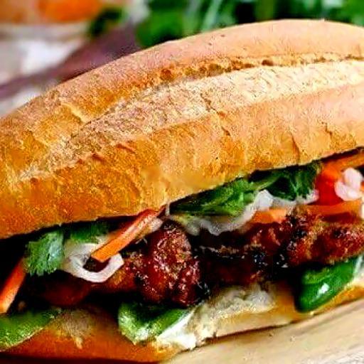 banh-mi-thit-xien-trung