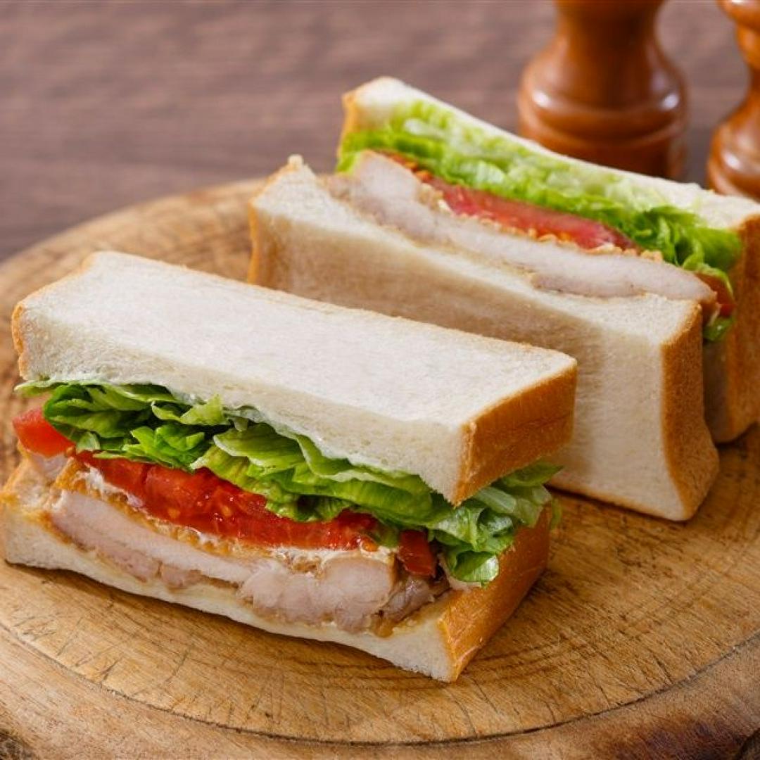 sandwich-cha-ca-ac-biet