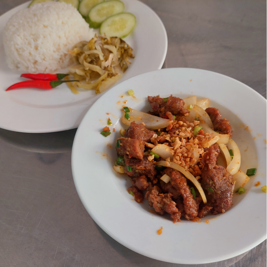 com-gan-bo-xao-sa-ot