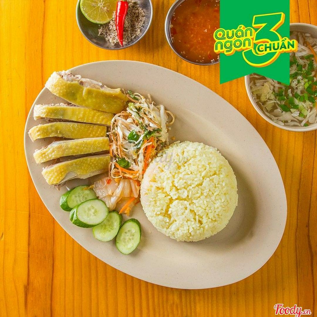 com-ga-ac-biet-nhieu-ga