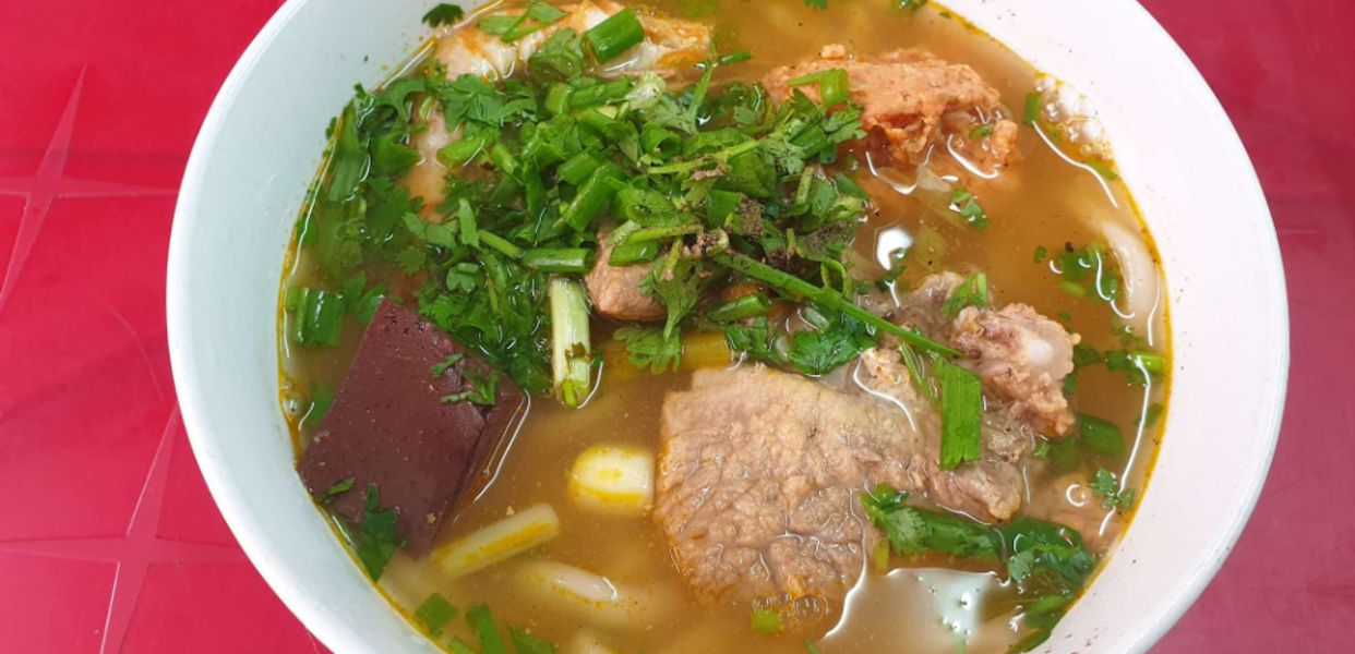 banh-canh-cha-cua-tran-khanh-du