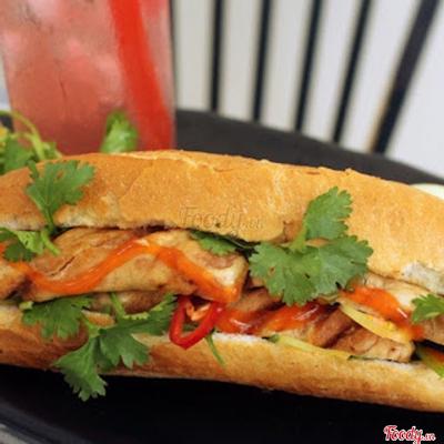 banh-mi-trung-pate